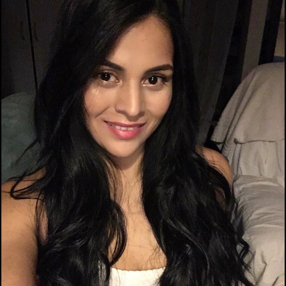 Profile Picture of Liss Cevallos (@lisscev89) on Poshmark