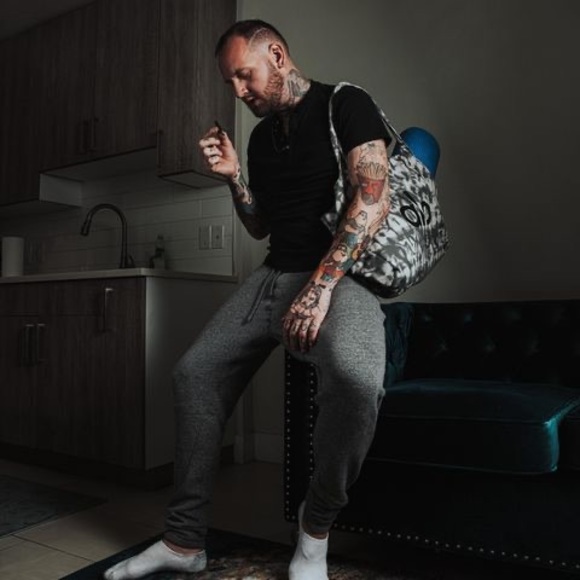 Profile Picture of Dave Meall (@davemeall) on Poshmark