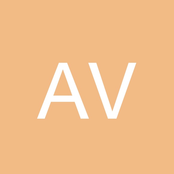 Profile Picture of Alice Vivier (@alievb) on Poshmark