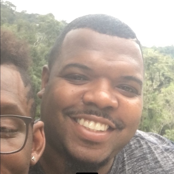 Profile Picture of David Billinger (@davidbillinger) on Poshmark