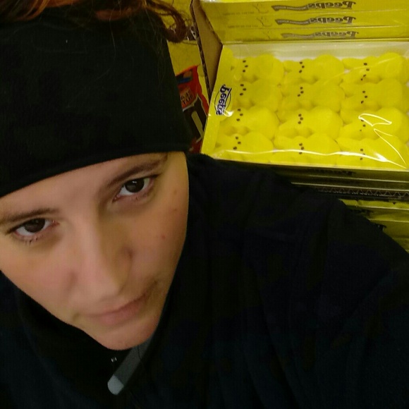 Profile Picture of Royelle Gibson (@rolypoly2) on Poshmark