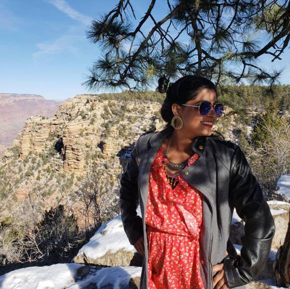 Profile Picture of Meeta Singh (@meeta_dos) on Poshmark