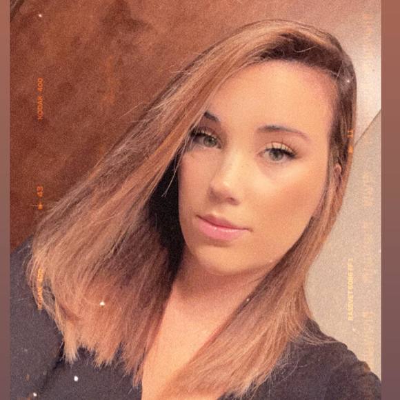 Profile Picture of Tabitha Howard (@tabyhoward) on Poshmark