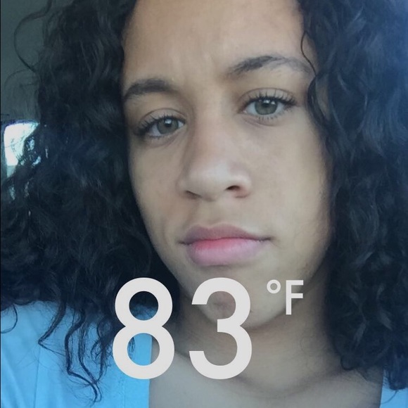 Profile Picture of Victoria Pinkston (@pinksvic000) on Poshmark