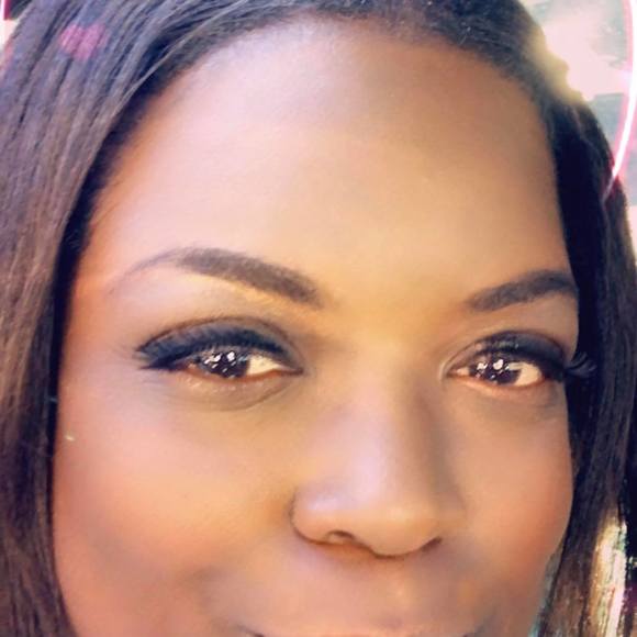 Profile Picture of Tawanna Ricks (@tawannaricks) on Poshmark