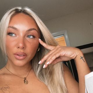 Profile Picture of Tina (@christinaanowicki) on Instagram