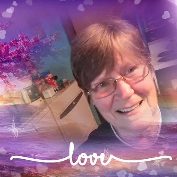 Profile Picture of Pat Andrews (@pat_andrews) on Poshmark