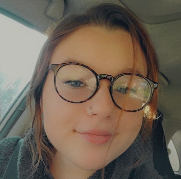Profile Picture of Kate Hicks (@katiehicks1041) on Poshmark
