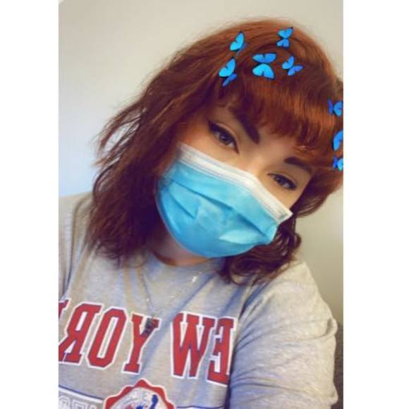 Profile Picture of Gianna Bonavia (@stay_b3autiful) on Poshmark