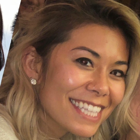 Profile Picture of Carrie Saito (@carrieyumiko) on Poshmark