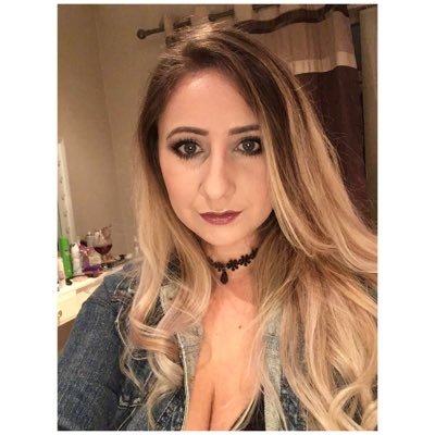 Profile Picture of Leah Wilkinson (@leahwilkinson21) on Twitter