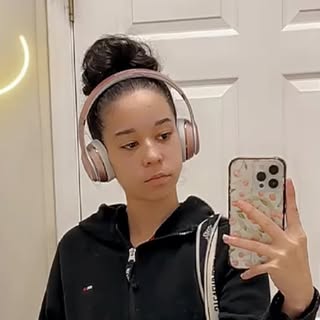 Profile Picture of Whitney🧟‍♂️💕 (@_whitney_moore_) on Instagram