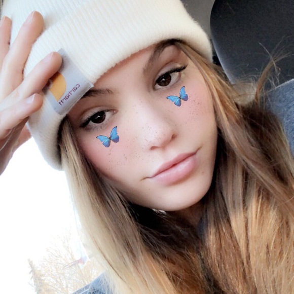 Profile Picture of Hayley Maertens (@hayleymaertens) on Poshmark