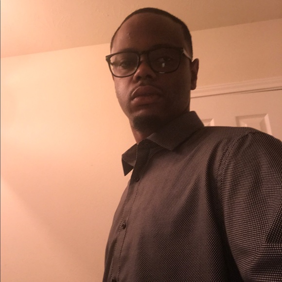 Profile Picture of Lorenzo Slater (@renzo2700) on Poshmark