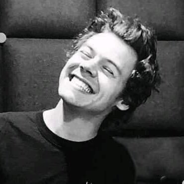 Profile Picture of K Churnin (@louiesloveharry) on Twitter