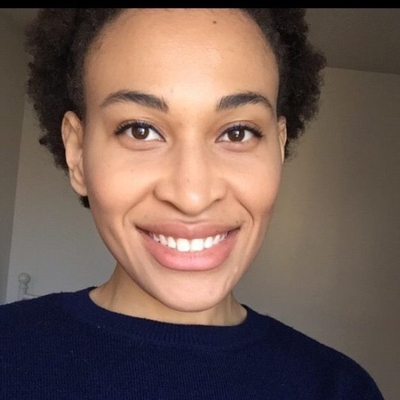 Profile Picture of Hayley Springer (@hayleysposh) on Poshmark