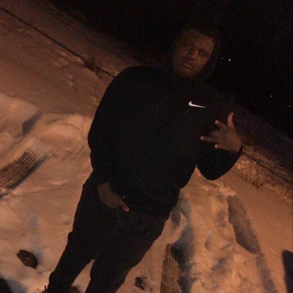 Profile Picture of Nathan Allison (@natebesteppin) on Poshmark