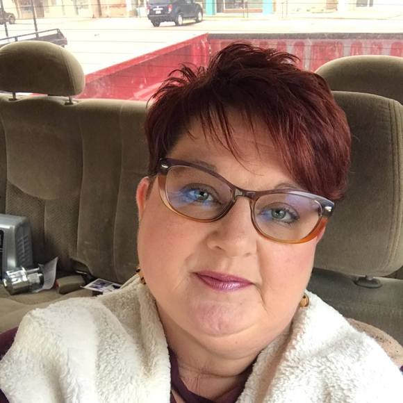 Profile Picture of Zora Woody (@zorawoody) on Poshmark