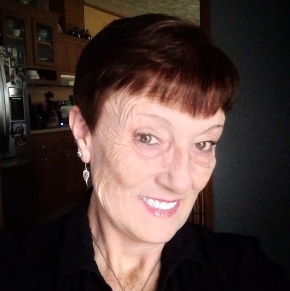 Profile Picture of Robin Wilkins (@oinkypig47346) on Poshmark