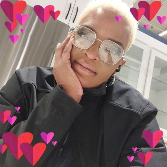 Profile Picture of Andrea Boykins (@andreaboykins4) on Poshmark