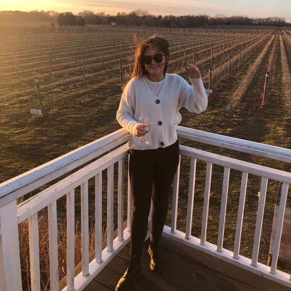 Profile Picture of Sarah Keating (@sazkeats) on Poshmark