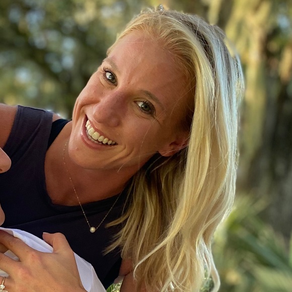 Amanda Rolbiecki - Poshmark Profile Picture of Amanda Rolbiecki (@amandarolbiecki) on Poshmark