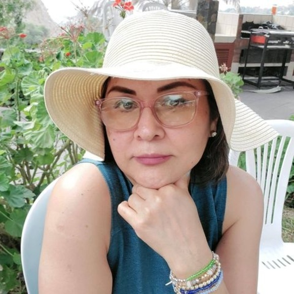 Profile Picture of Juana Simon (@juana_simon) on Poshmark