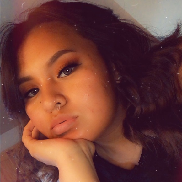 Profile Picture of Tanisha Cosay (@tcosay15) on Poshmark