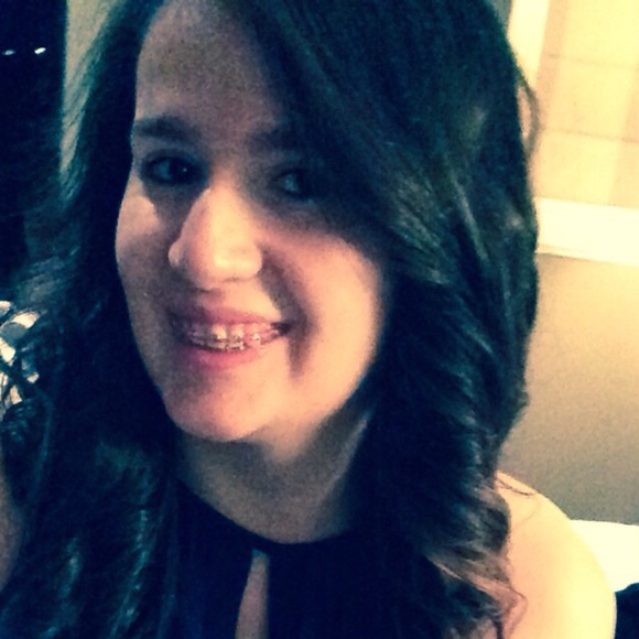 Profile Picture of Fabiola Jauregui (@jaureguifabo) on Poshmark