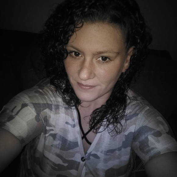 Profile Picture of Amber Rawlins (@amberrawlins) on Poshmark