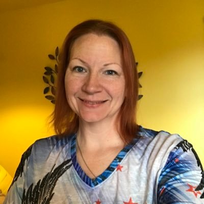 Profile Picture of Stephanie Heitz (@dragonfire2875) on Twitter