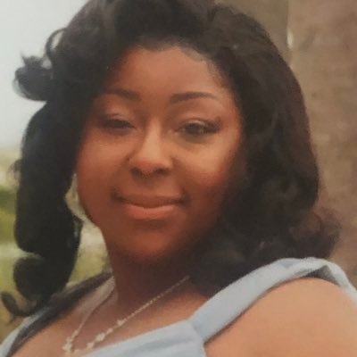 Profile Picture of Vikki Kennedy (@vikkikennedy17) on Twitter