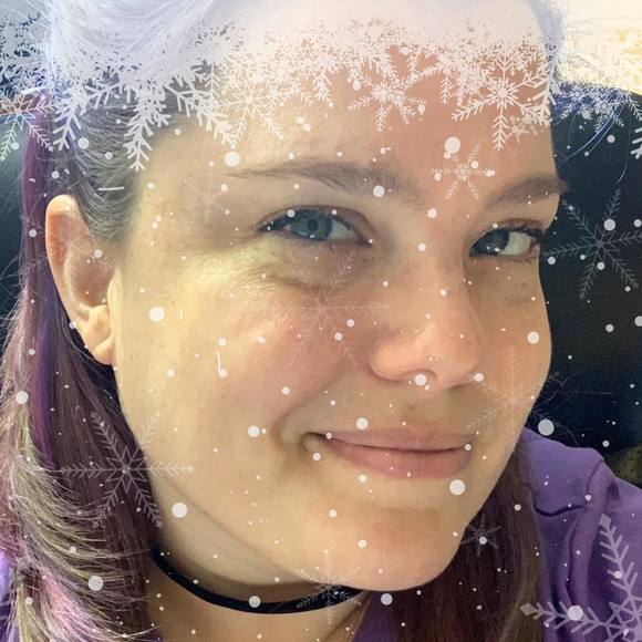 Profile Picture of Mary Lenczewski (@mlncz) on Poshmark
