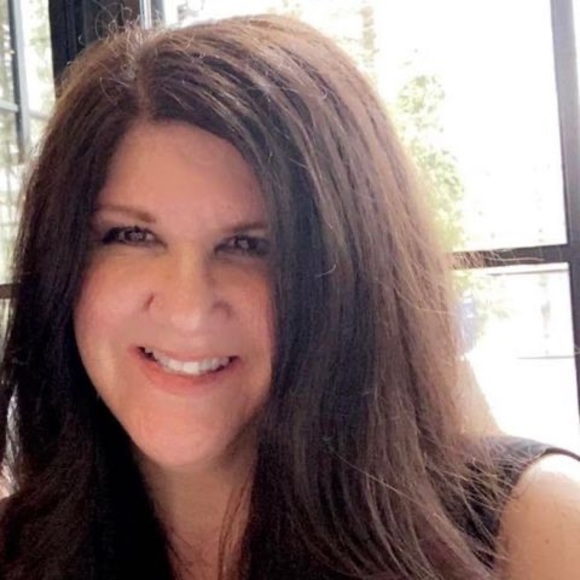 Profile Picture of Amy Graskewicz (@avgrask) on Poshmark