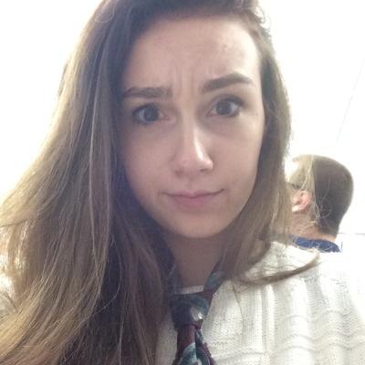 Profile Picture of Haley (@haley_warden) on Twitter