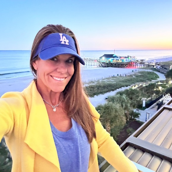 Profile Picture of Stacey Blitsch (@malibuclassix) on Poshmark