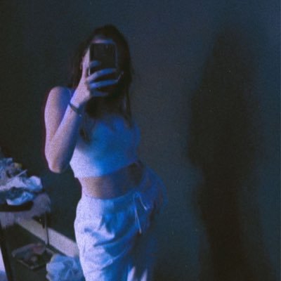 Profile Picture of Claudia Keane (@claudiaakeanee) on Twitter