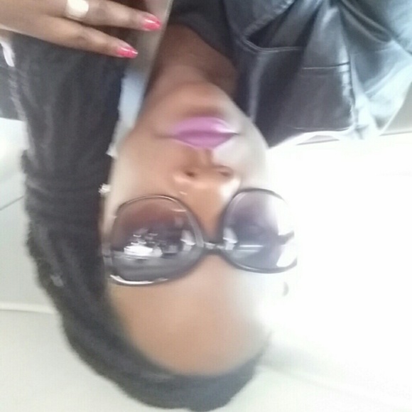 Profile Picture of Amber Peavy (@awesome2themax) on Poshmark