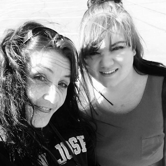 Profile Picture of Hailey Gibson (@hlouise01) on Poshmark