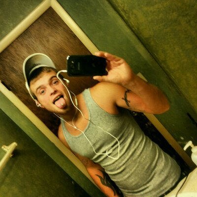 Profile Picture of Corey Darnell (@14DARNELL23) on Twitter