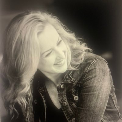 Profile Picture of Whitney Lloyd (@Whitney26214489) on Twitter