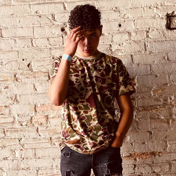 Profile Picture of Edwin Pinto (@edwinpinto) on Poshmark