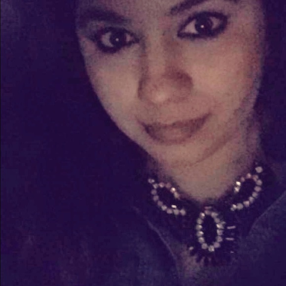 Profile Picture of Cassandra Perez (@nperezcassy) on Poshmark