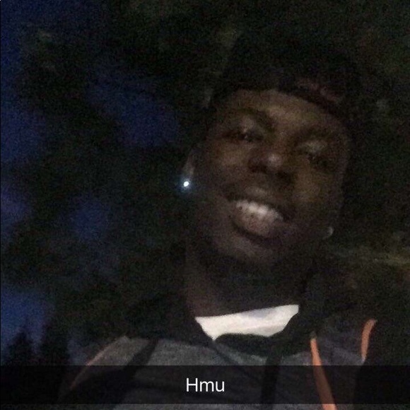 Profile Picture of Phillip Bridges (@phillyb0) on Poshmark