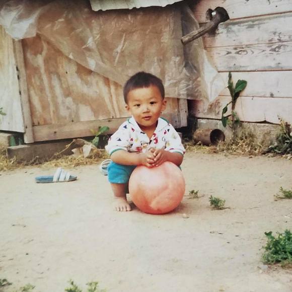 Profile Picture of David Yang (@davidy9) on Poshmark