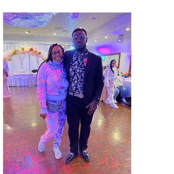 Davîd Chilene - Poshmark Profile Picture of Davîd Chilene (@dcolas1997) on Poshmark