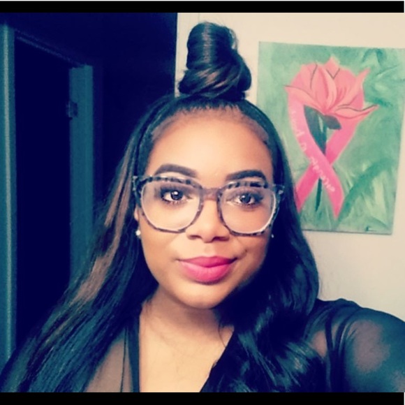 Profile Picture of Alexis Whitby (@whitby1991) on Poshmark