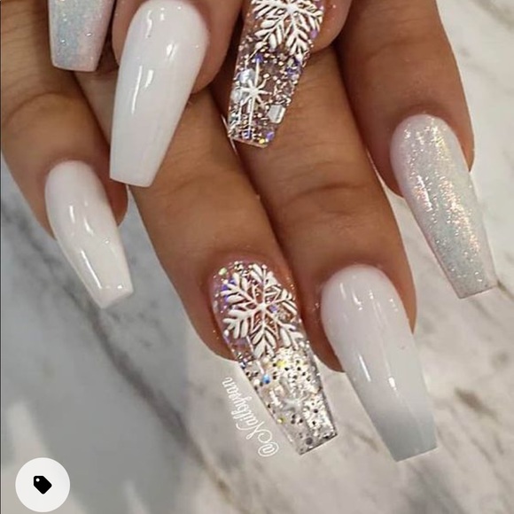 Profile Picture of Casee Ausby (@caseeausby) on Poshmark