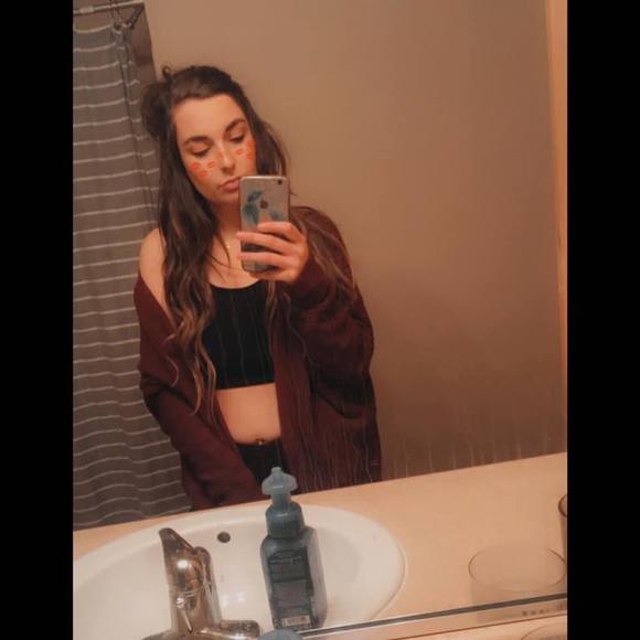 Profile Picture of Kayla Pollaski (@kpollaski) on Poshmark