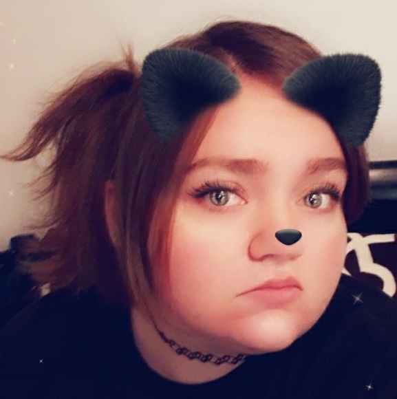 Profile Picture of Rebecca Riegerix (@looksgrim66) on Poshmark